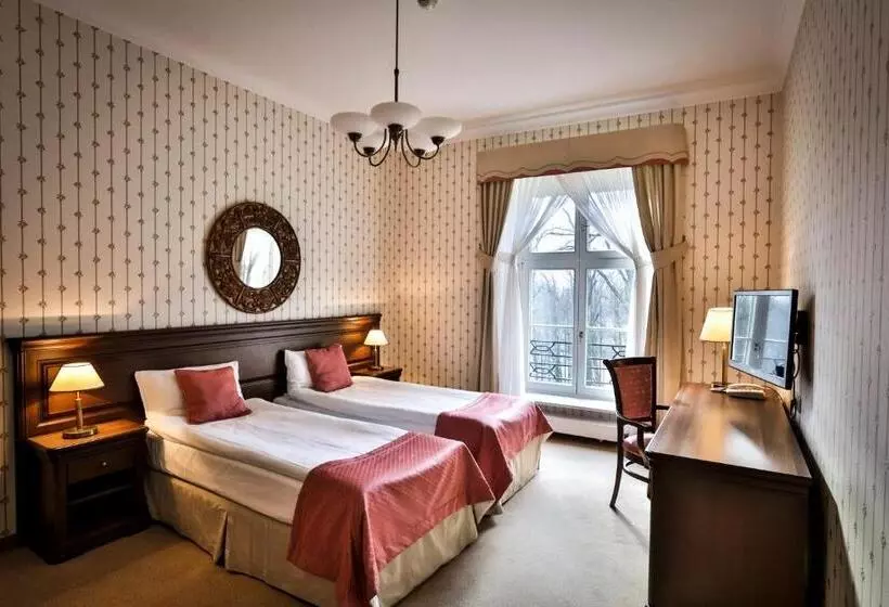 Pałac Mierzęcin Wellness & Wine Resort