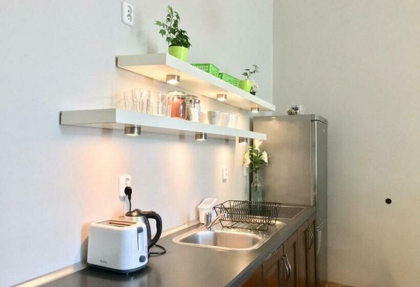 فندق صغير Green House