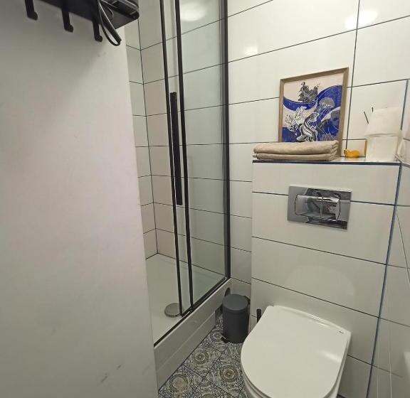 Общежитие Lemuria Pokój Z łazienką Szkolna