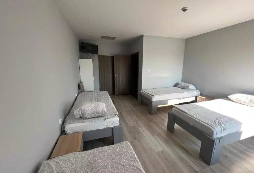 Retkeilymaja Noclegi Europol