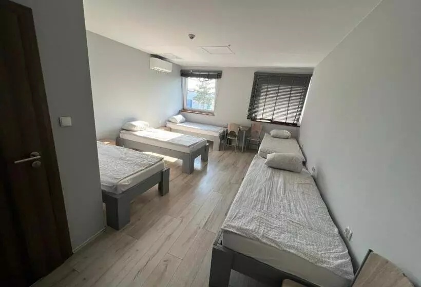 Retkeilymaja Noclegi Europol