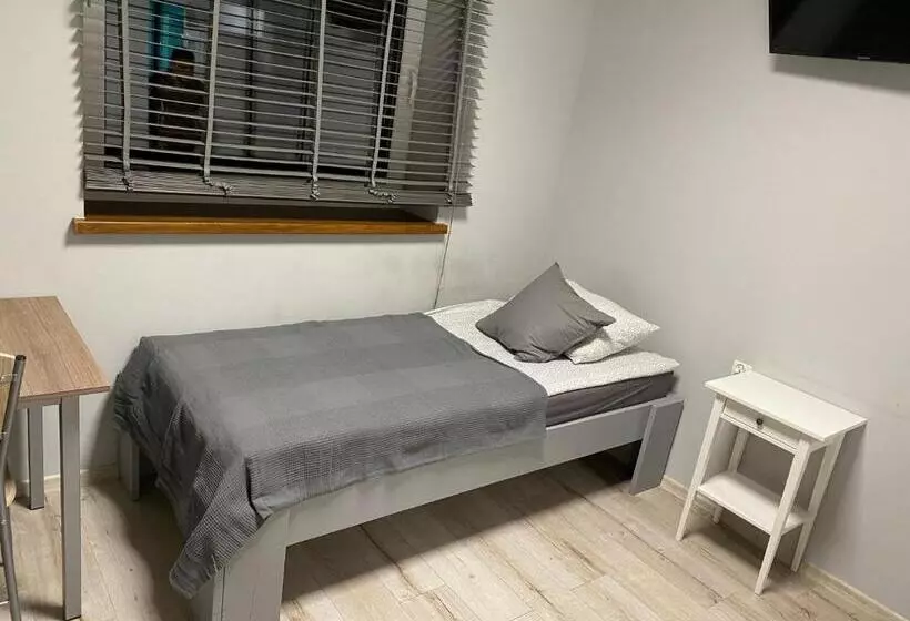 Retkeilymaja Noclegi Europol