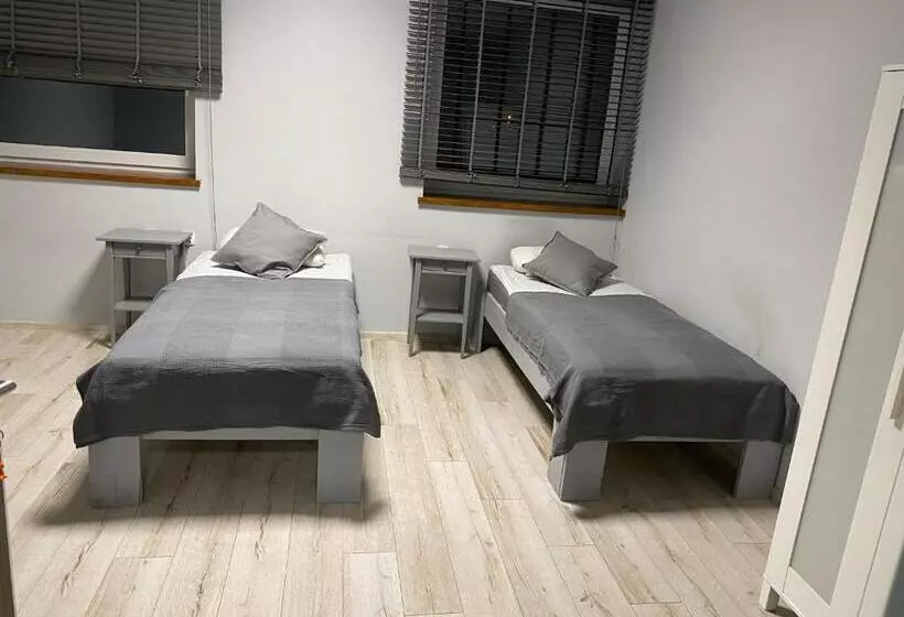 Retkeilymaja Noclegi Europol