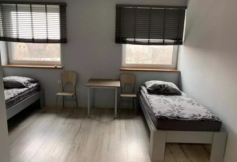 Retkeilymaja Noclegi Europol