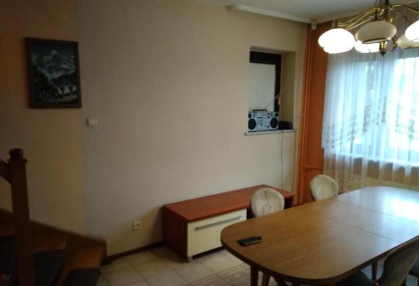 הוסטל Zajazd Arka 2