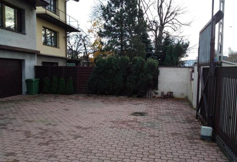 הוסטל Zajazd Arka 2