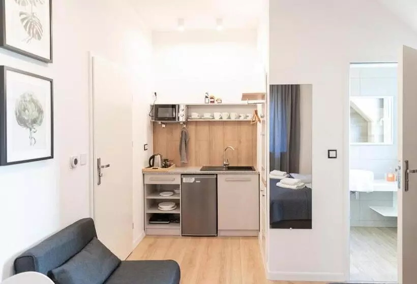 Aamiaismajoitus (B&B) Apartamenty Pod Zamkiem W Janowcu