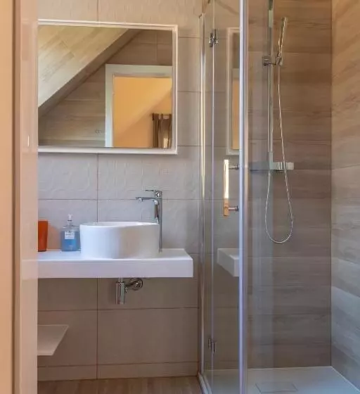 Aamiaismajoitus (B&B) Apartamenty Pod Zamkiem W Janowcu