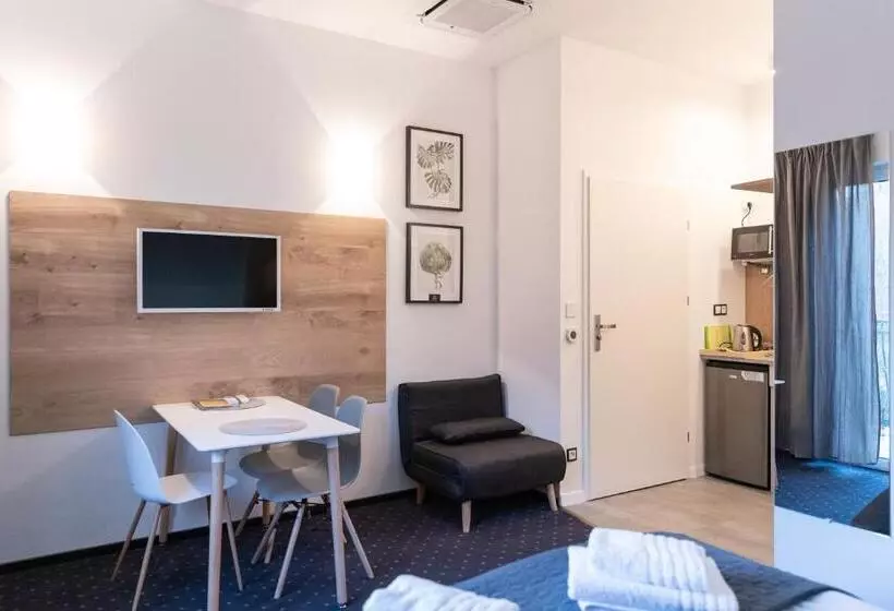 Aamiaismajoitus (B&B) Apartamenty Pod Zamkiem W Janowcu