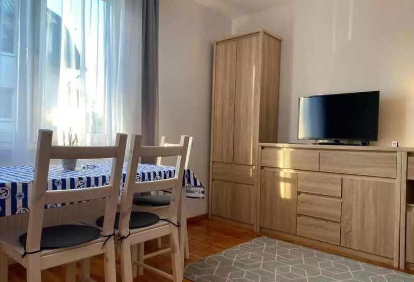 Aamiaismajoitus (B&B) Dom Gościnny Posejdon