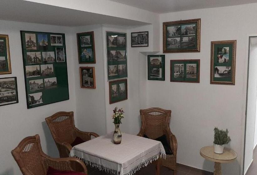 Bed and Breakfast Dworek Pod świerkami