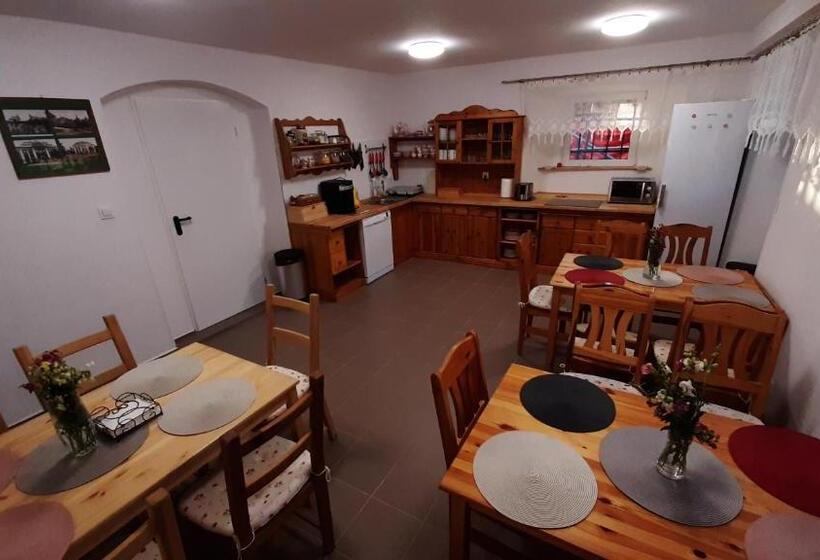 Bed and Breakfast Dworek Pod świerkami