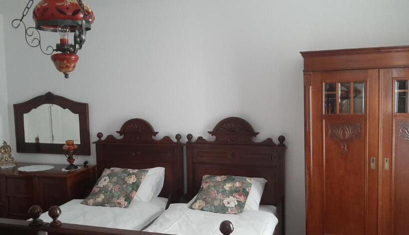 Bed and Breakfast Dworek Pod świerkami