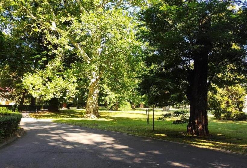 Bed and Breakfast Pokoje Gościnne Pałac W Balicach Instytut Zootechniki Pib