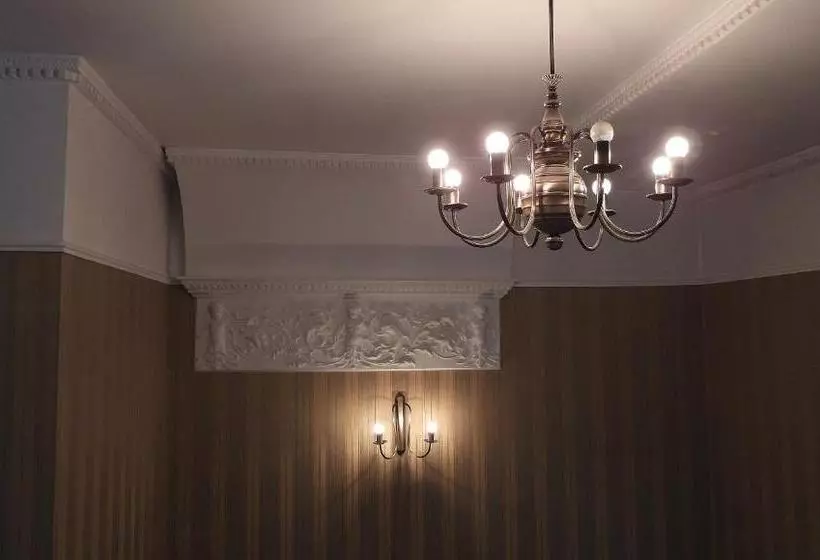 ベッドアンドブレックファースト Pokoje Gościnne Pałac W Balicach Instytut Zootechniki Pib