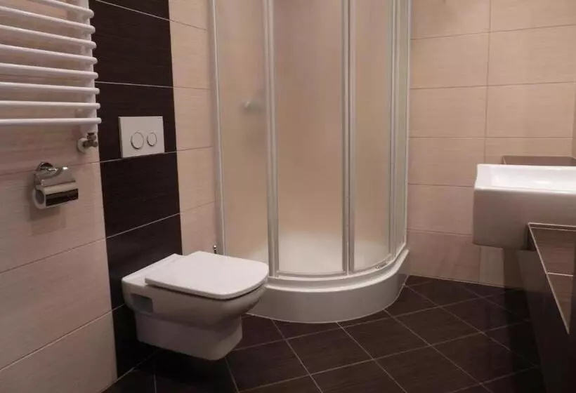 ベッドアンドブレックファースト Pokoje Gościnne Pałac W Balicach Instytut Zootechniki Pib