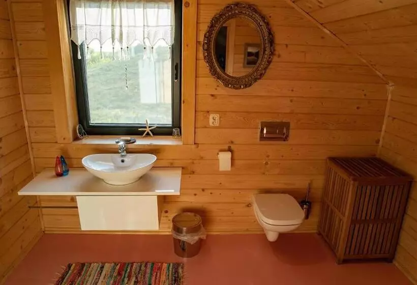 Aamiaismajoitus (B&B) żurawi Jar