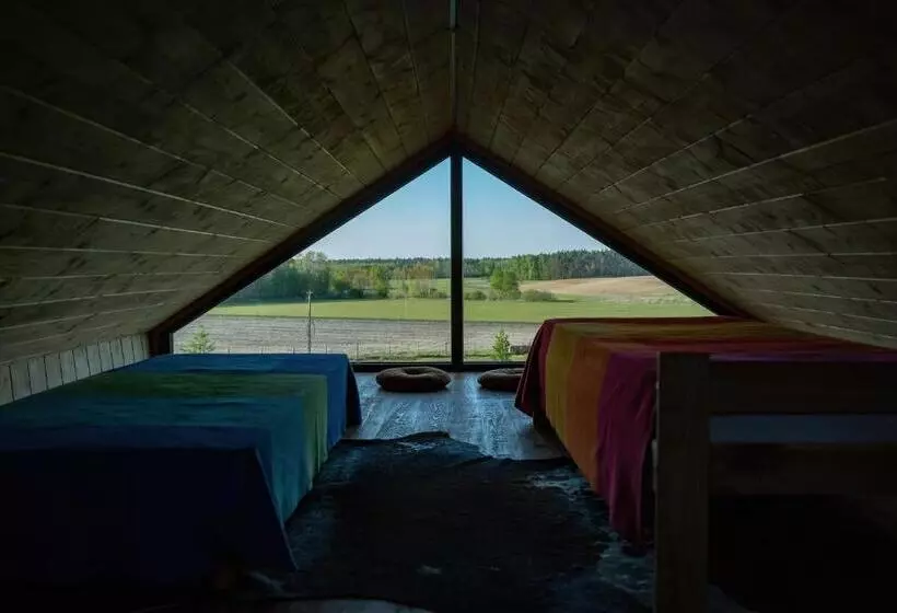 Aamiaismajoitus (B&B) żurawi Jar