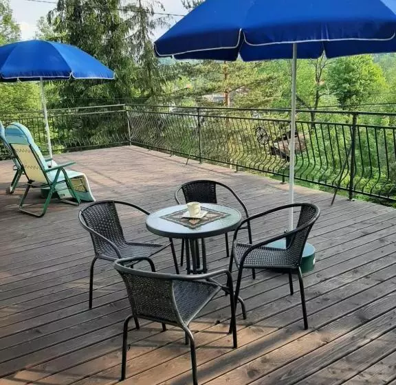 Aamiaismajoitus (B&B) Willa Tomida