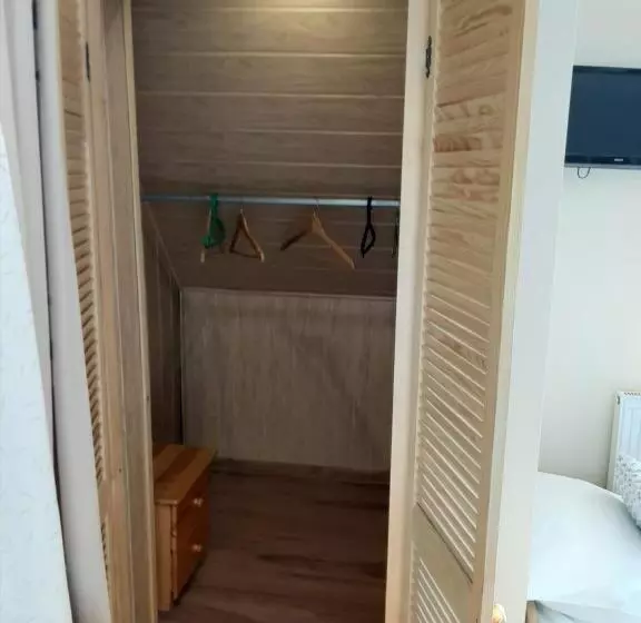 Aamiaismajoitus (B&B) Willa Tomida