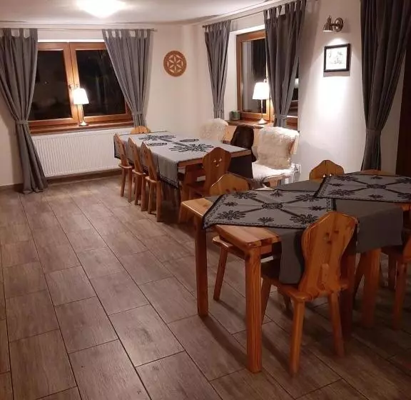 Aamiaismajoitus (B&B) Willa Tomida