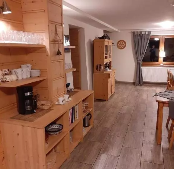 Aamiaismajoitus (B&B) Willa Tomida