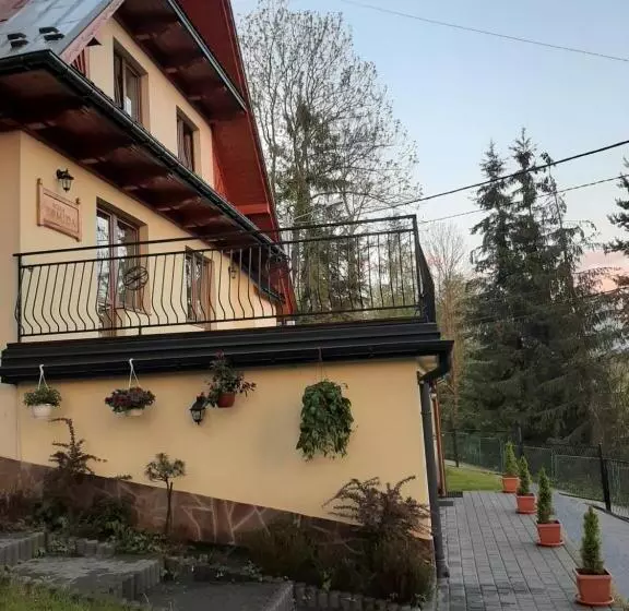 Aamiaismajoitus (B&B) Willa Tomida