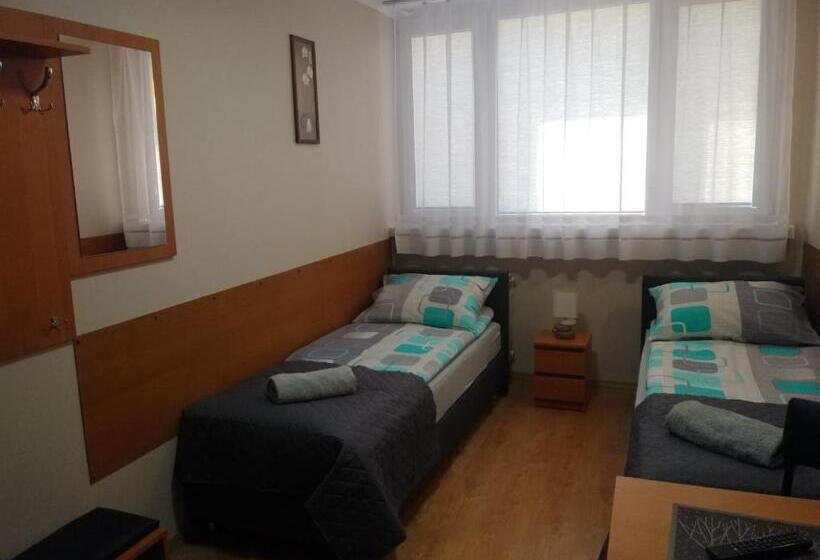 ホテル Dom Turysty Salus