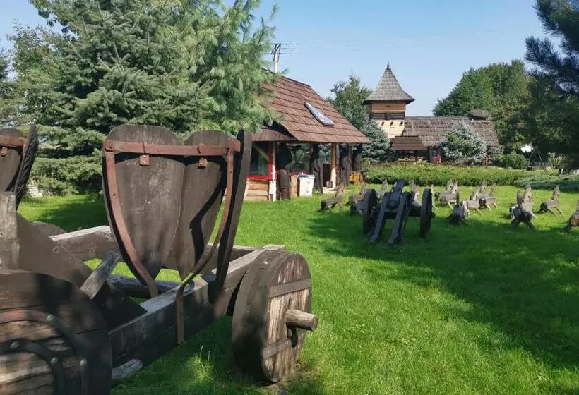 Hotelli Gród Pędzików