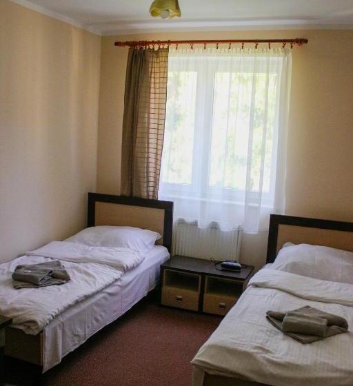 Отель Pensjonat 4 Pory Roku