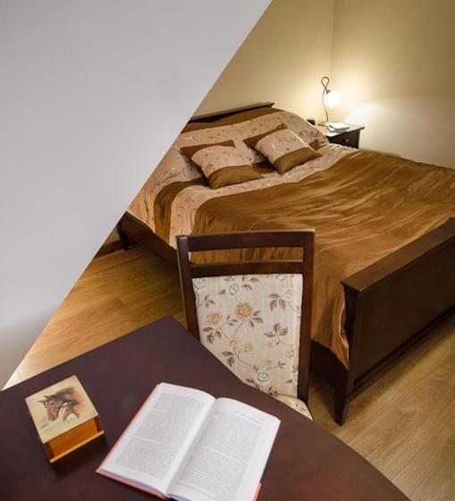 ホテル Pensjonat Enklawa