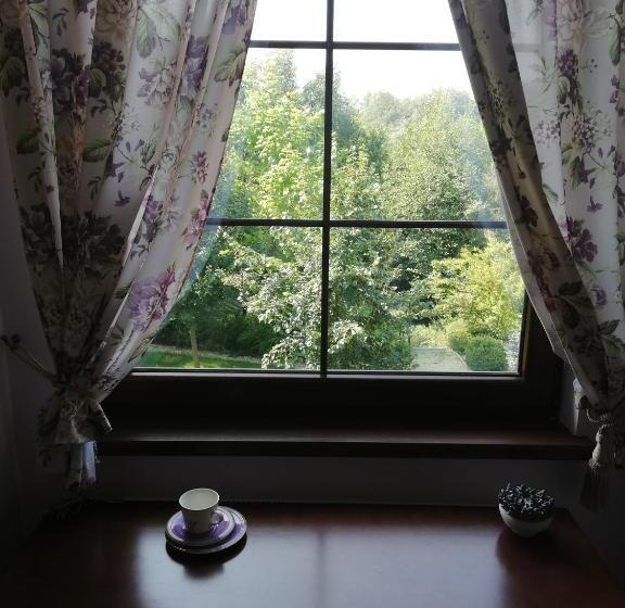 ホテル Pensjonat Enklawa