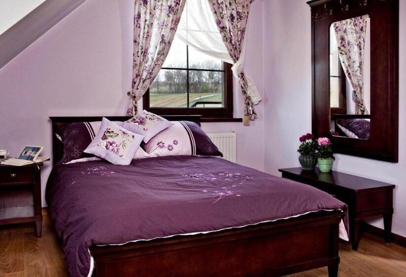 ホテル Pensjonat Enklawa