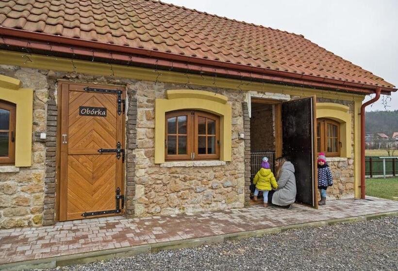 酒店 Ranczo W Dolinie   Bałtów