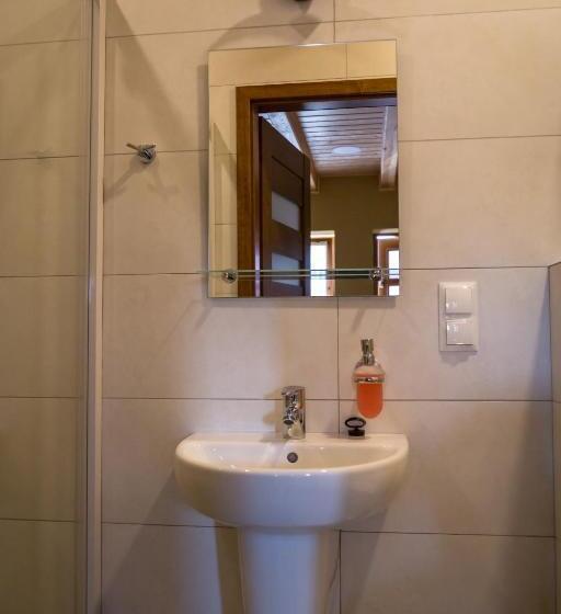 酒店 Ranczo W Dolinie   Bałtów