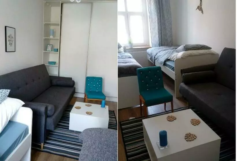 Lemuria Hostel Szkolna Centrum
