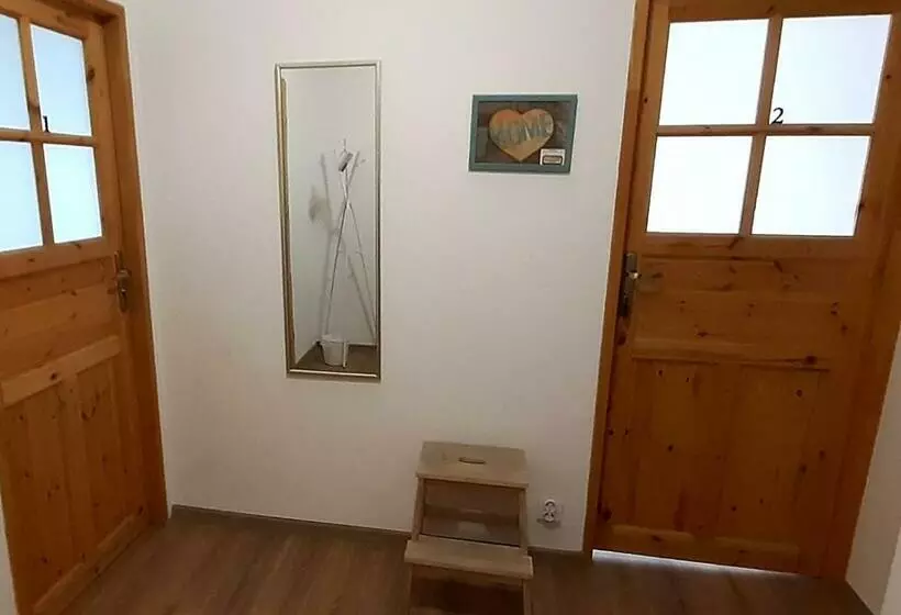 Lemuria Hostel Szkolna Centrum