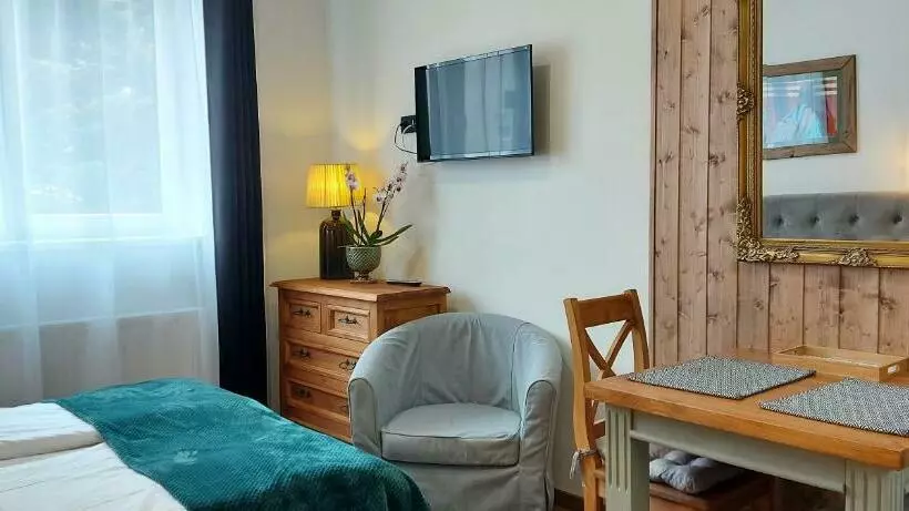 Majatalo 4 Strony świata Pokoje I Apartamenty