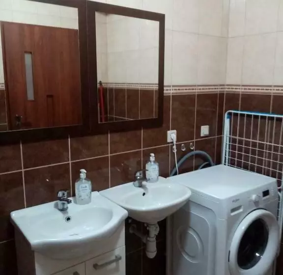 Majatalo Apartament I Pokoje Gościnne Gniezno