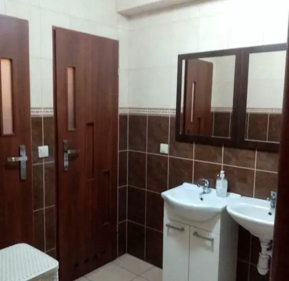 Majatalo Apartament I Pokoje Gościnne Gniezno