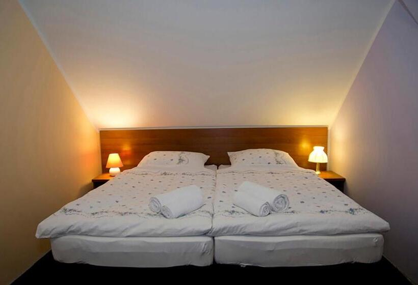 リゾートホテル Pensjonat Pory Roku