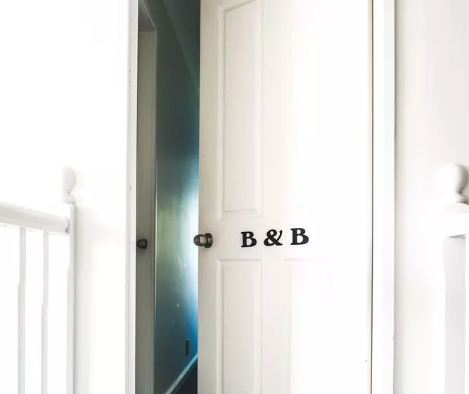 Anne S Waterfront Haven Bed And Breakfast