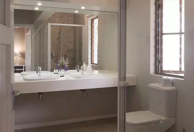 تختخواب و صبحانه Cornerstone Guesthouse