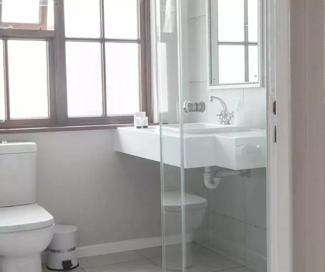 تختخواب و صبحانه Cornerstone Guesthouse