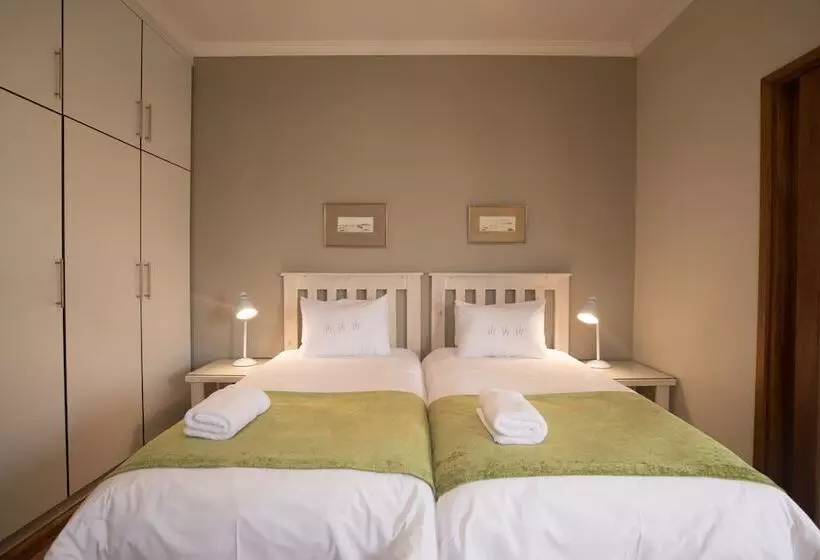 تختخواب و صبحانه Cornerstone Guesthouse