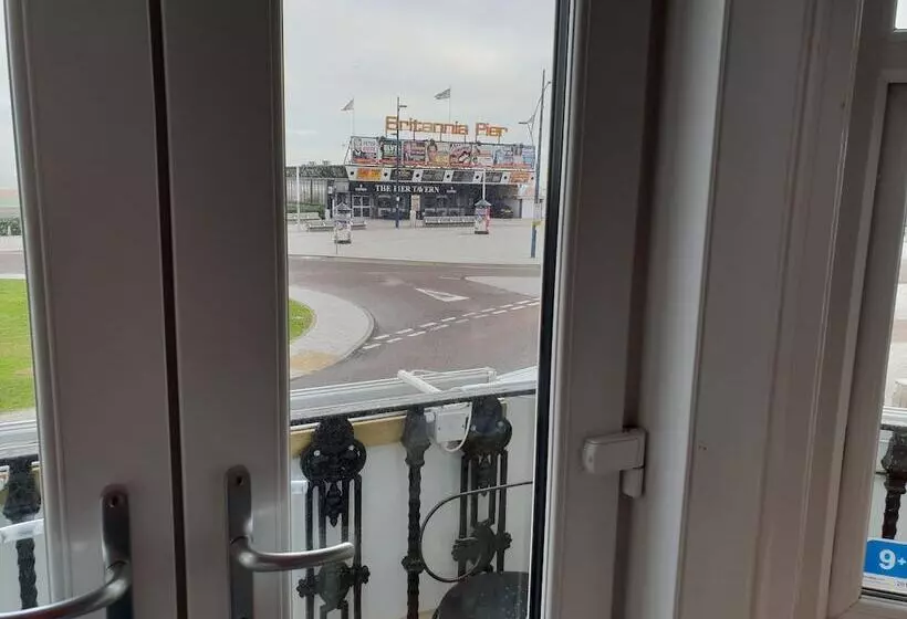 Bed and Breakfast Henry S On The Prom