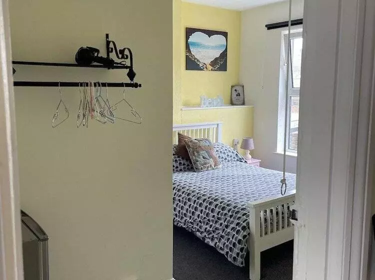 Bed and Breakfast Henry S On The Prom