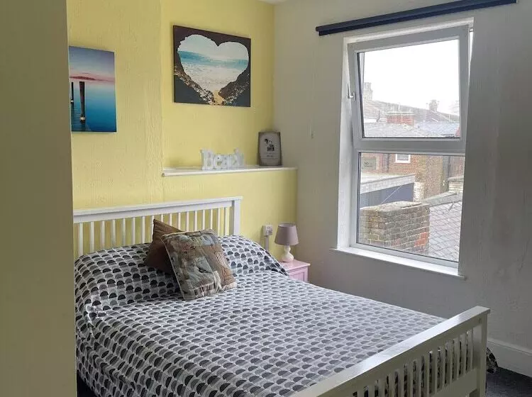 Bed and Breakfast Henry S On The Prom