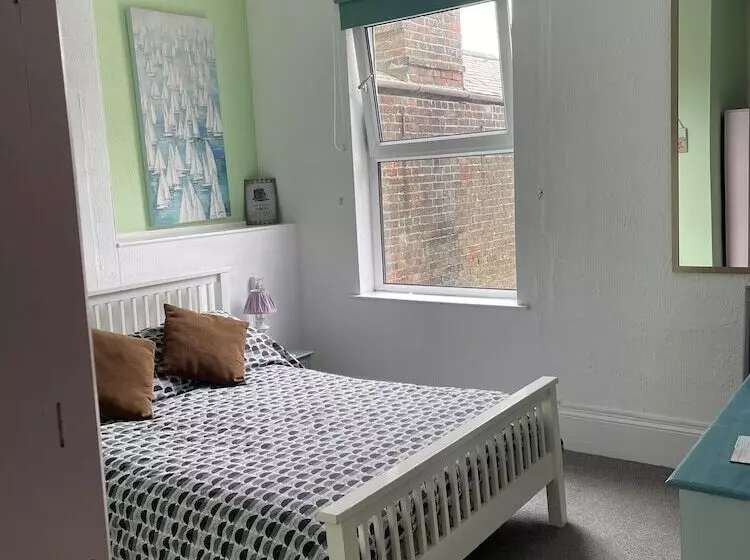 Bed and Breakfast Henry S On The Prom