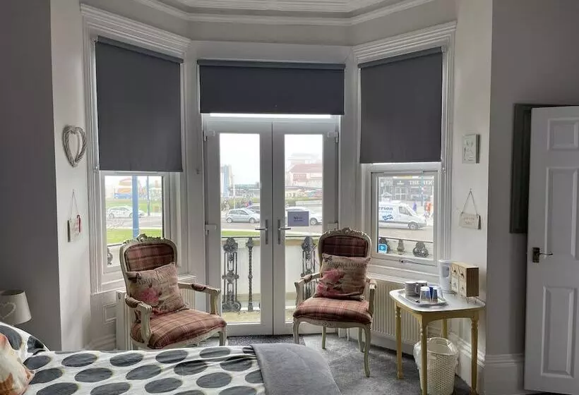 Bed and Breakfast Henry S On The Prom